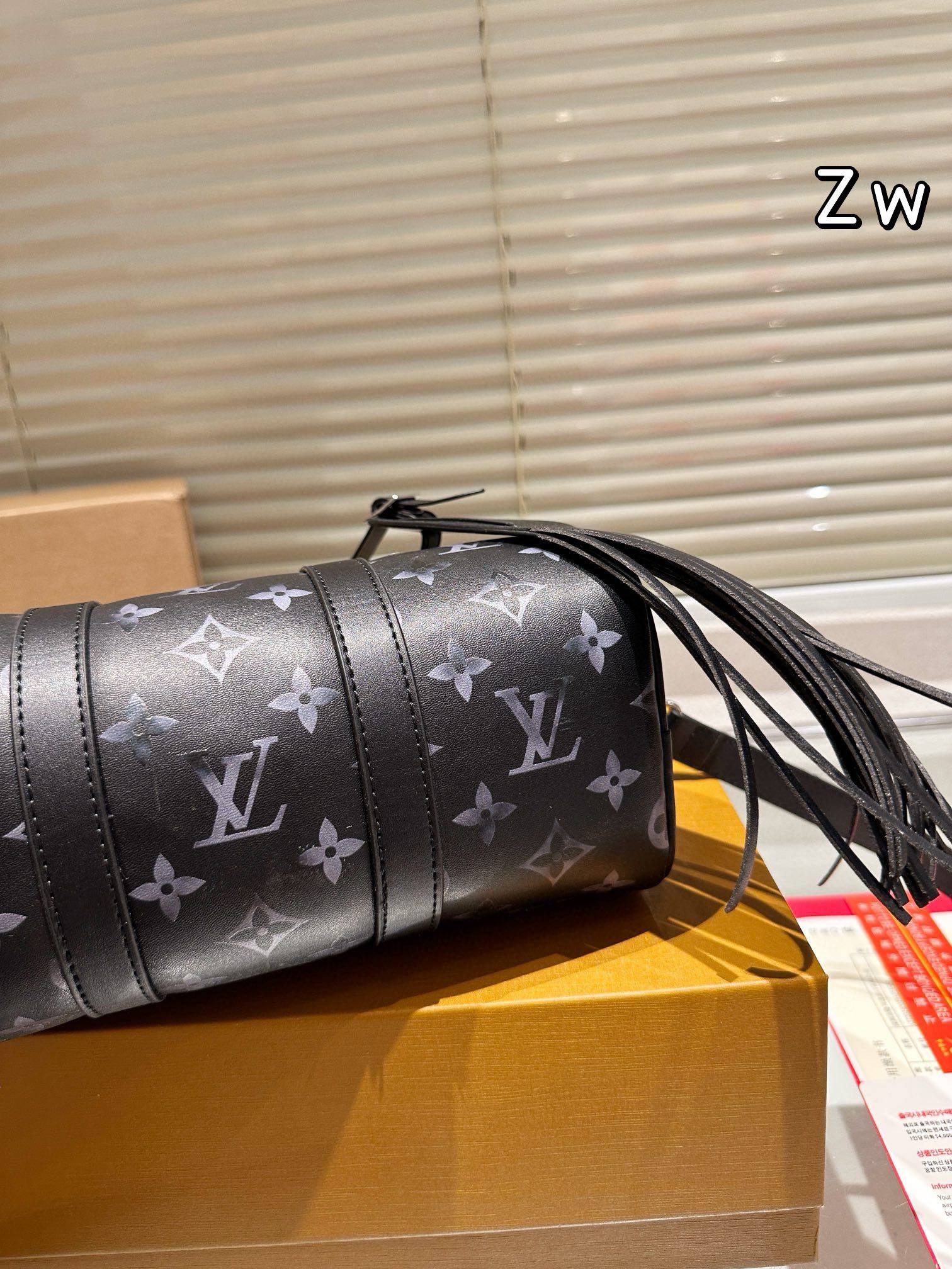 😀25274-LV-$71 gallery