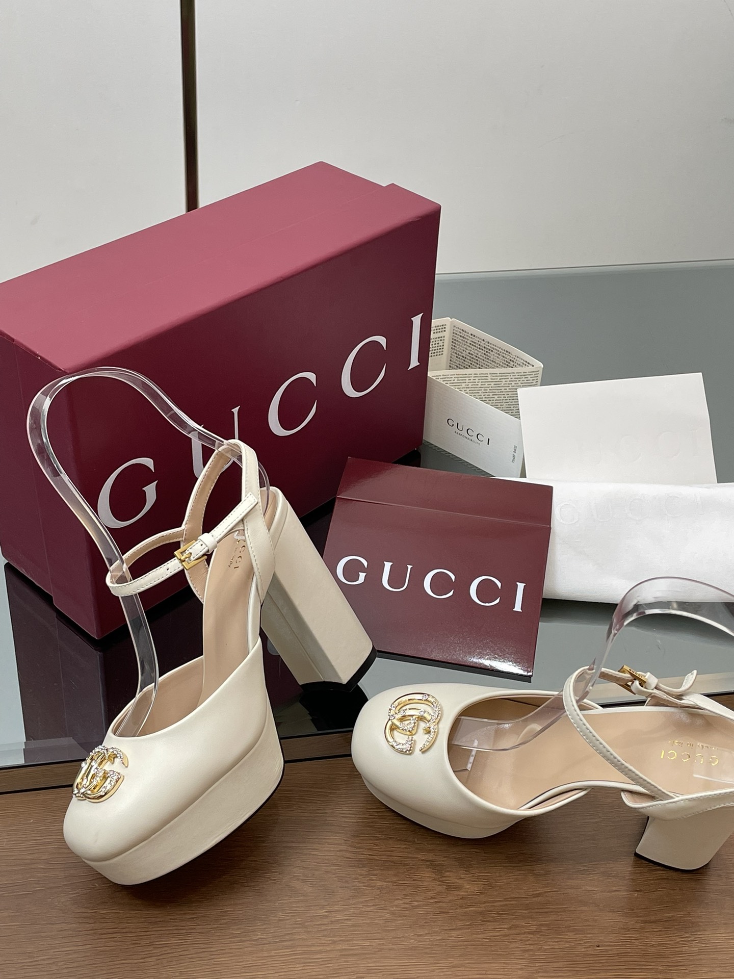 😀25525-Gucci-945 gallery