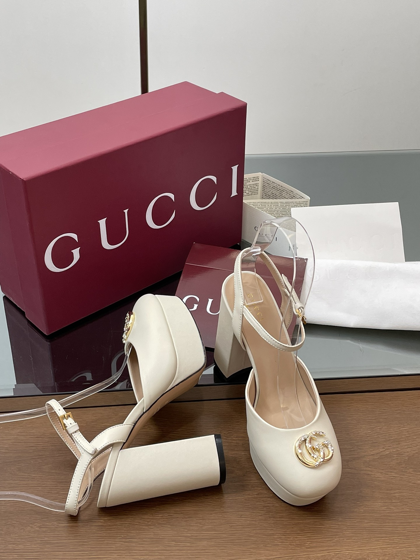 😀25525-Gucci-945 gallery