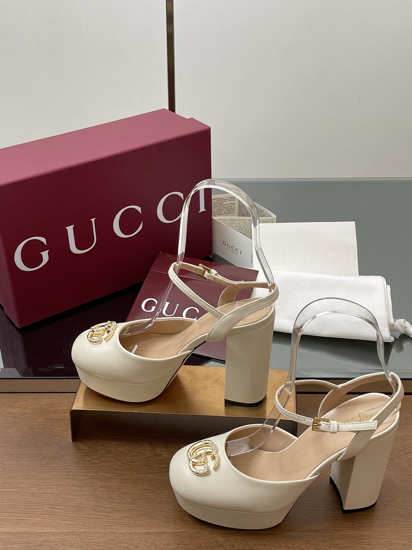 😀25525-Gucci-945 gallery