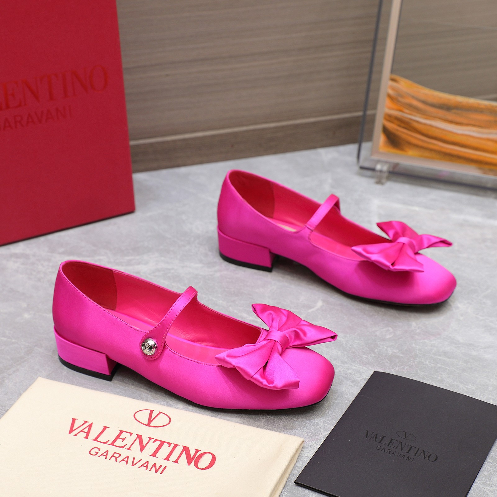 😀25526-Valentino-875 gallery