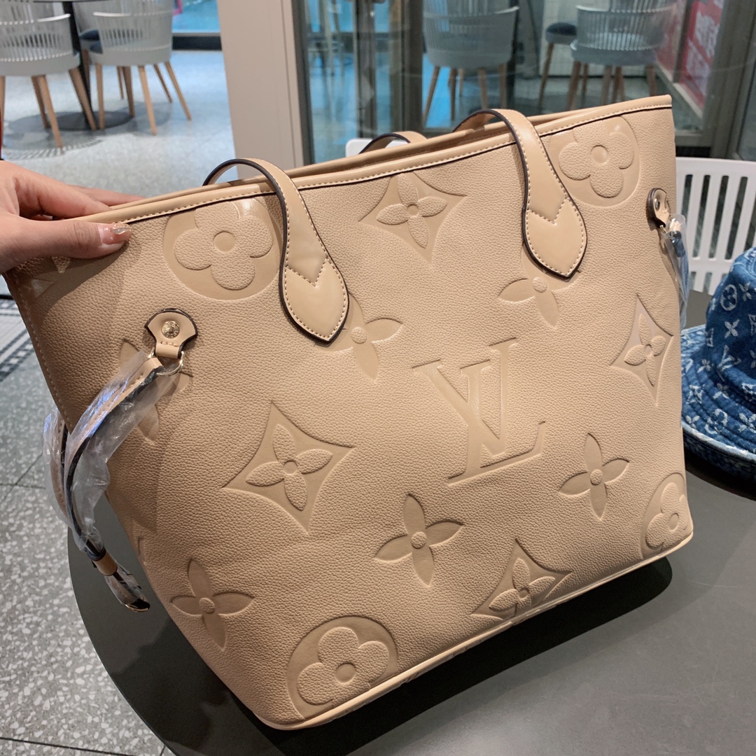 ..LV $66 gallery