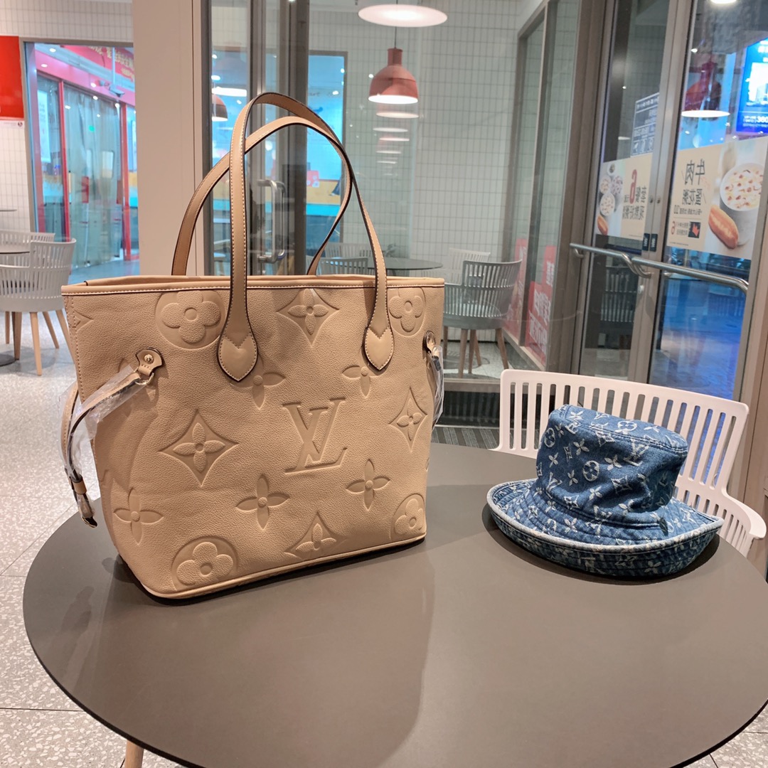 ..LV $66 gallery