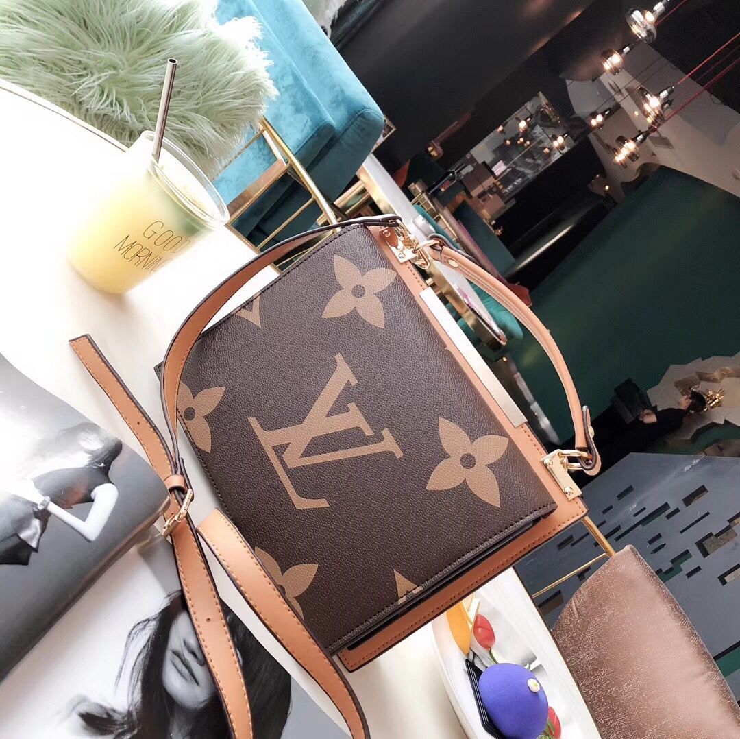 ..LV $66 gallery