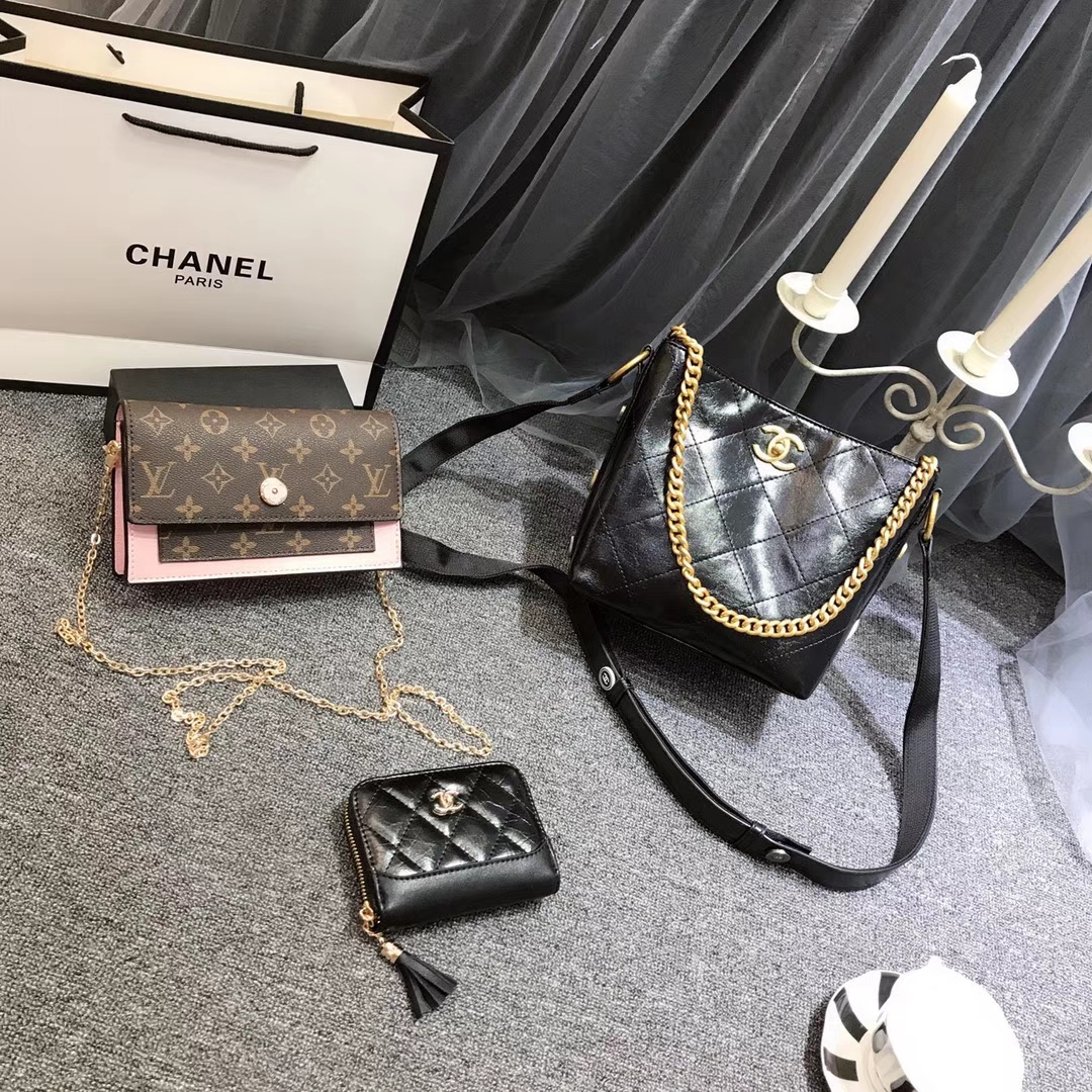 ..LV $90 gallery