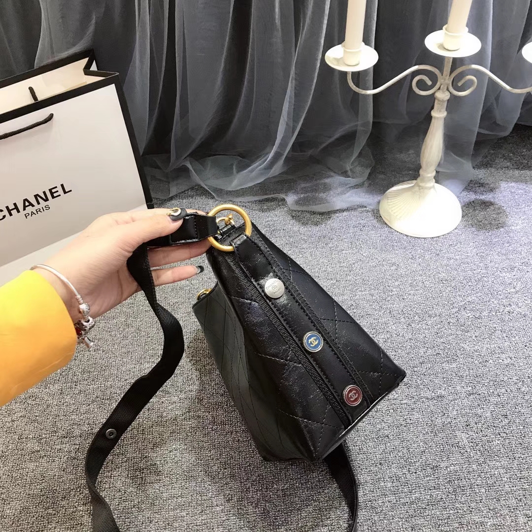 ..LV $90 gallery