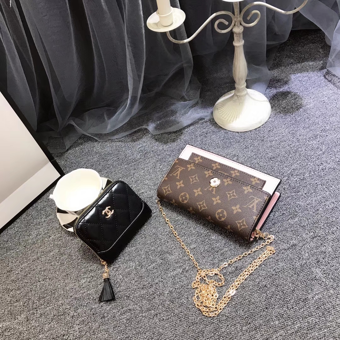 ..LV $90 gallery