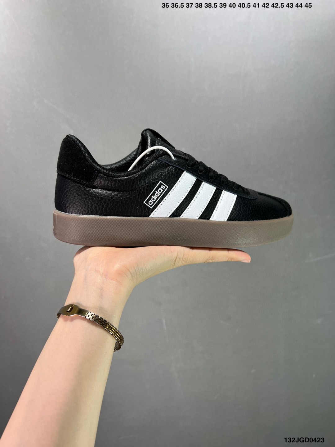 adidas 53.6$   code 351-7226-R gallery