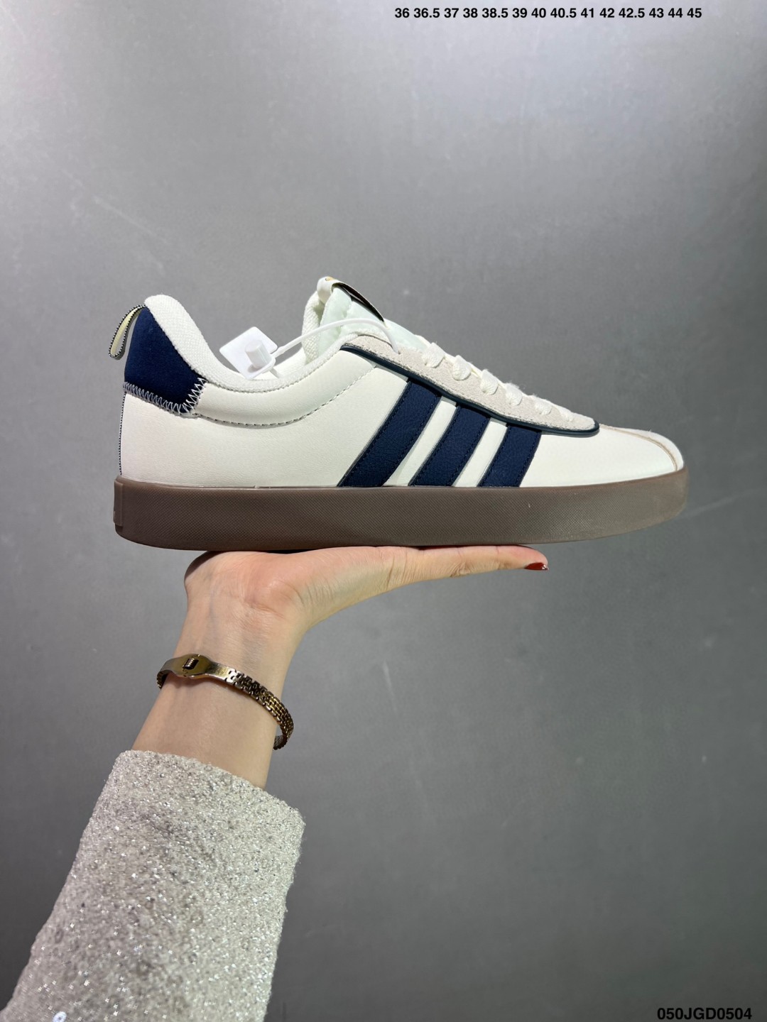 adidas 53.6$   code 351-7226-R gallery