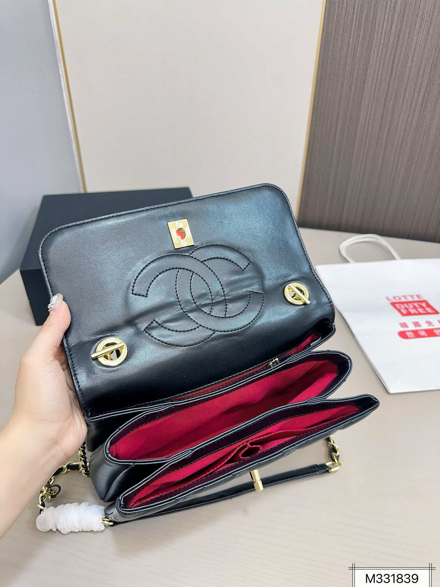 chanel 49.99$     code 306-7210-R gallery