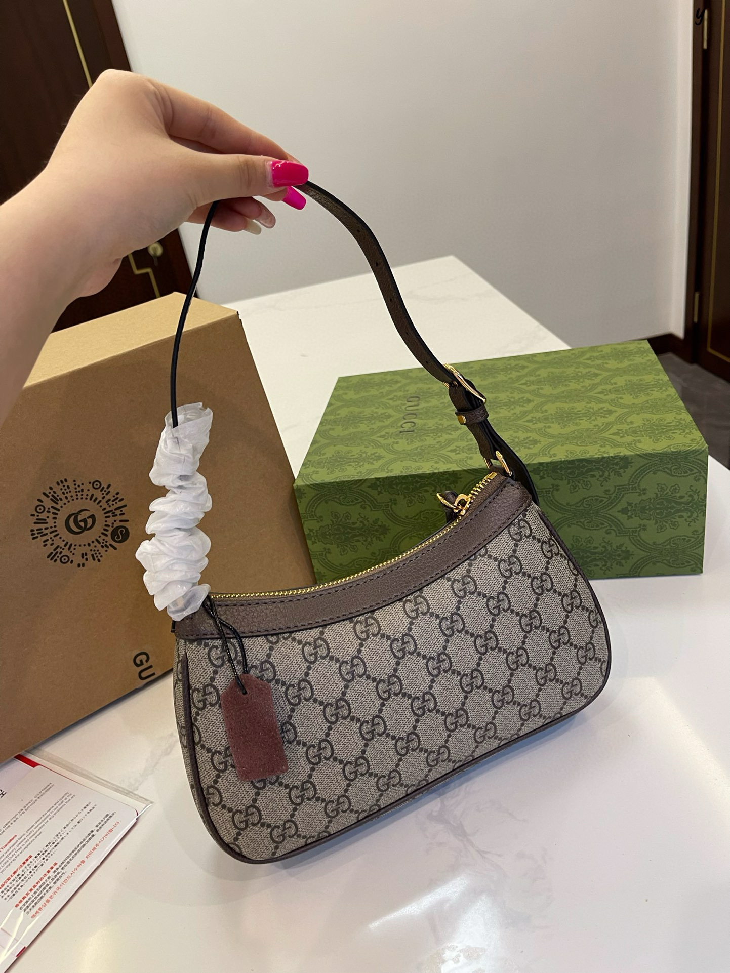 gucci 52.69   code 306-7000-R gallery