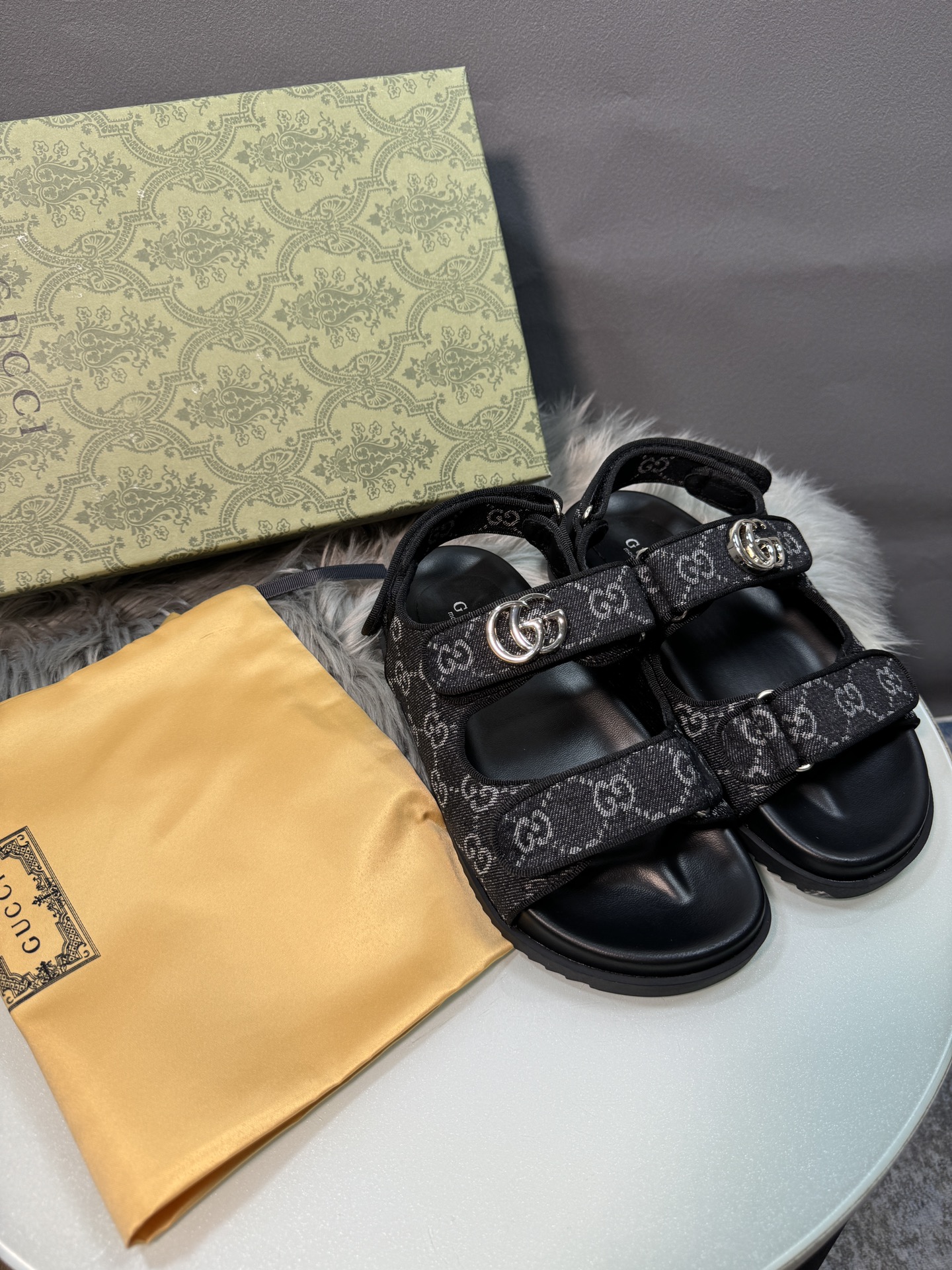 gucci 54.44$  code 449-7044-R gallery