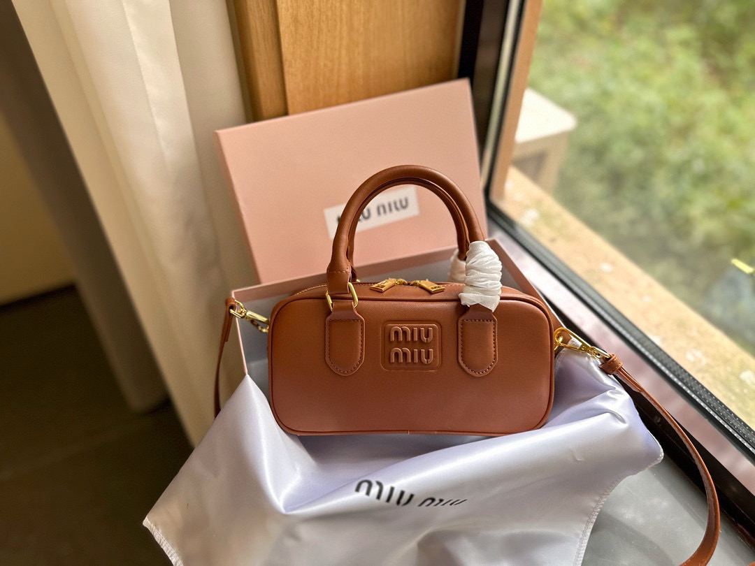 miumiu  49.29$    code 306-7212-R gallery