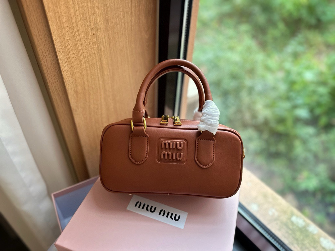 miumiu  49.29$    code 306-7212-R gallery