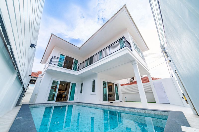 พูลวิลล่า 2 ชั้น