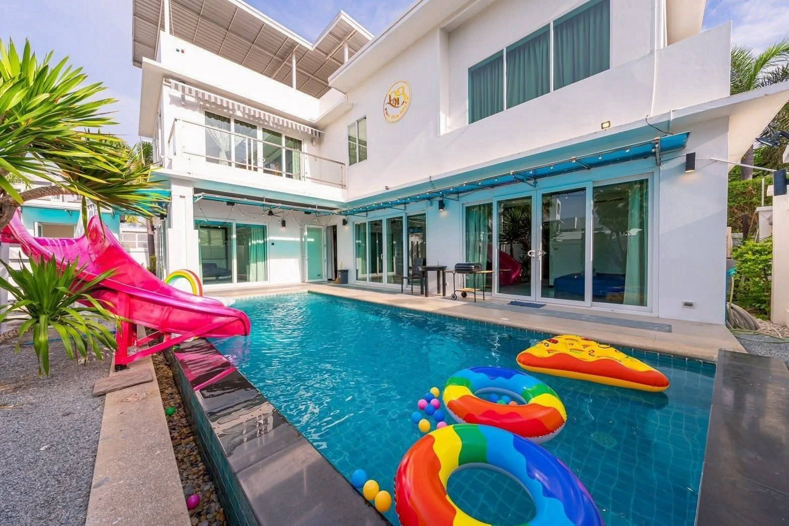 พูลวิลล่า 2 ชั้น