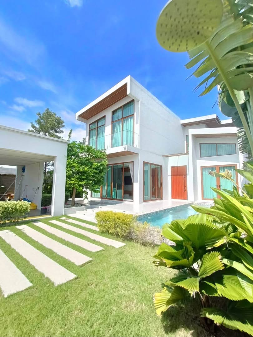 ขายบ้าน Pool Villa ลักชูรี่ 5 ห้องนอน 12.9 ล้านบาท
