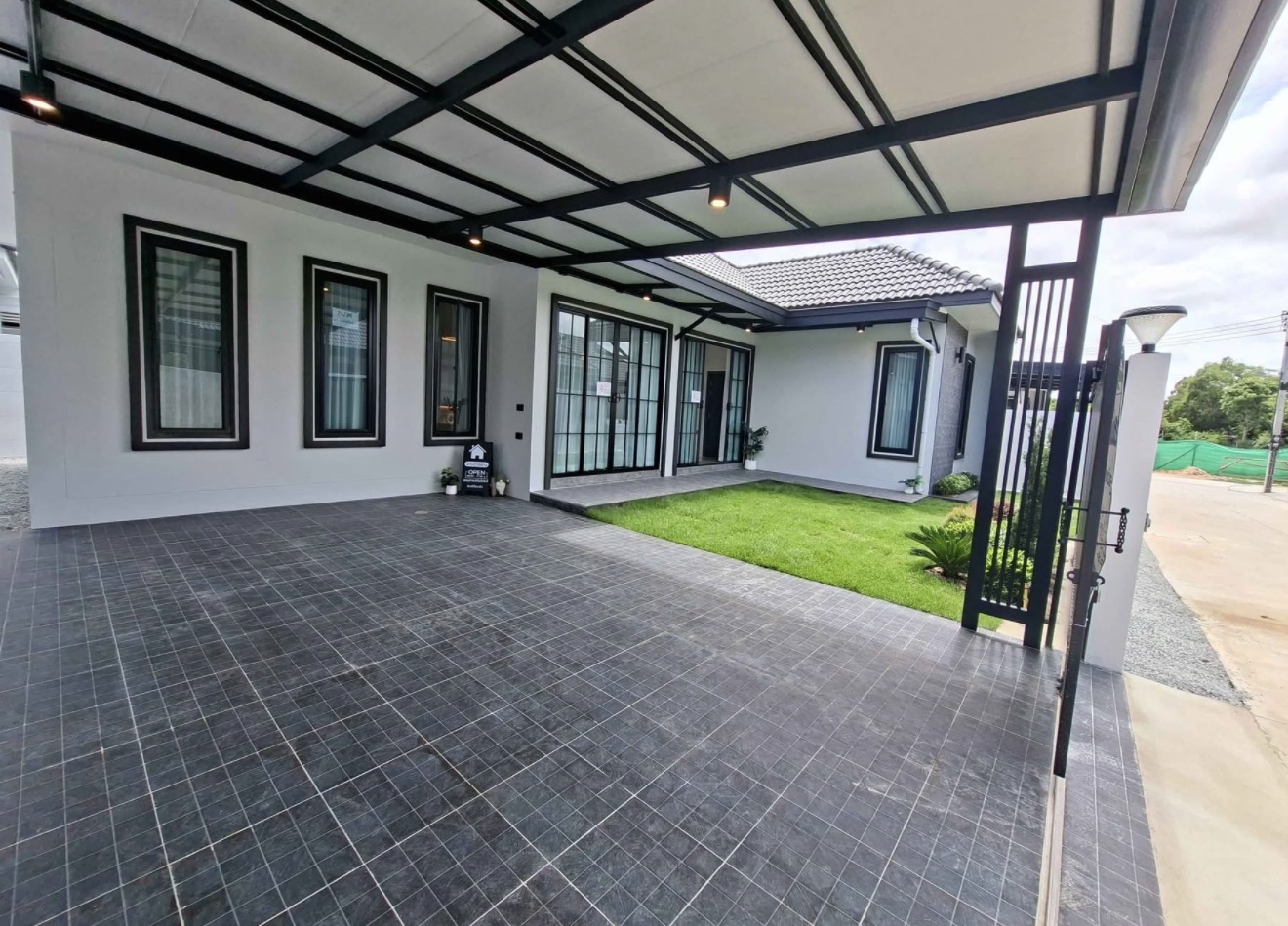 บ้านเดี่ยวหลังวัดห้วยใหญ่ให้เช่า 30,000/เดือน